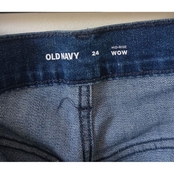 Old Navy Mid Rise Wow Jean Shorts Cuffed Pockets Medium Wash Blue Size 24 - Picture 3 of 7